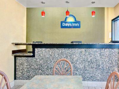 Days Inn By Wyndham Charlotte Northlake Экстерьер фото